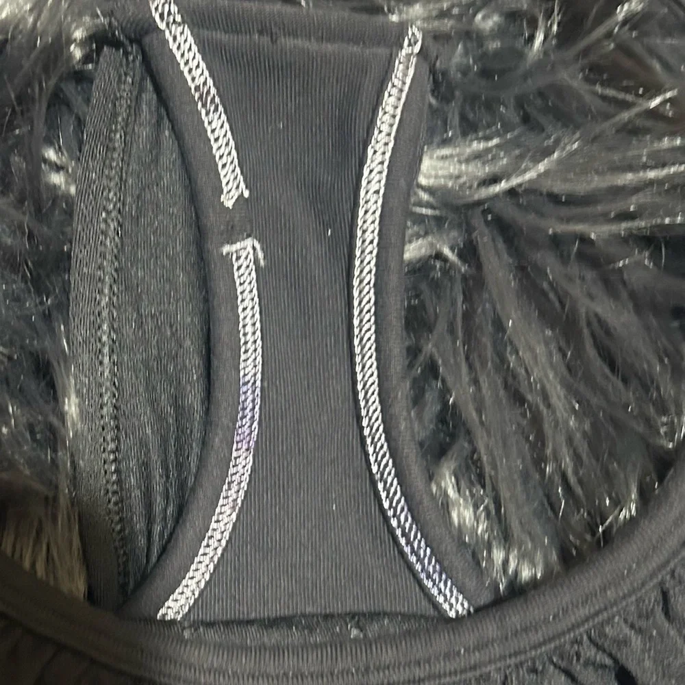 Lululemon No Limit Built in Bra Black Tank Top Size 6 - Picture 4 of 5